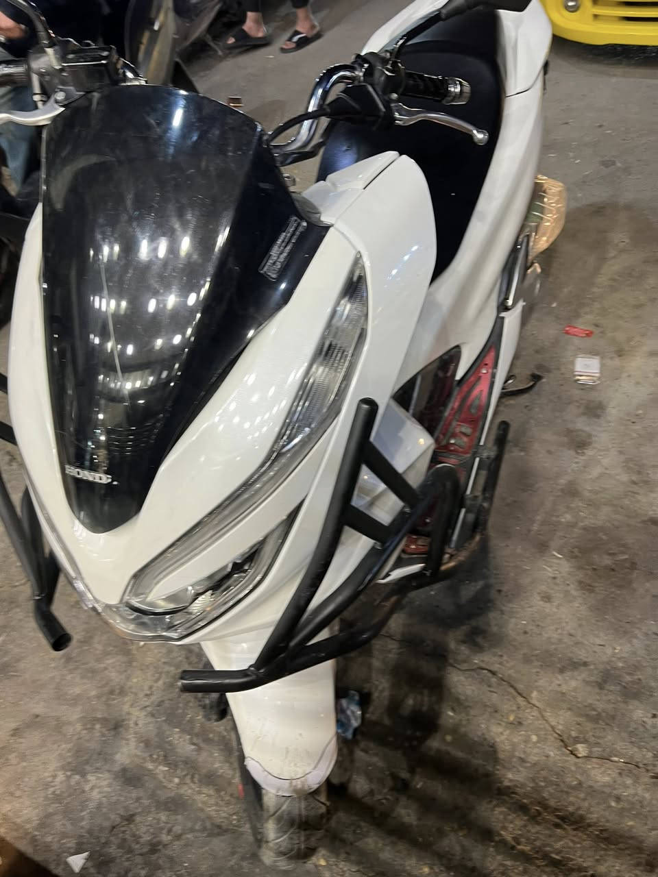 سلام عليكم pcx الجيل الثالث ياباني الدراجة جديدة وكلش حلوة وحيل نضيفة استان كهربائي حرفA حساس ازدحام الدراجة مكفولة بيهة درع الدراجة اي نقص مابيهة كاملة مكملة مكاني مدينة الصدر الحبيبة***********
