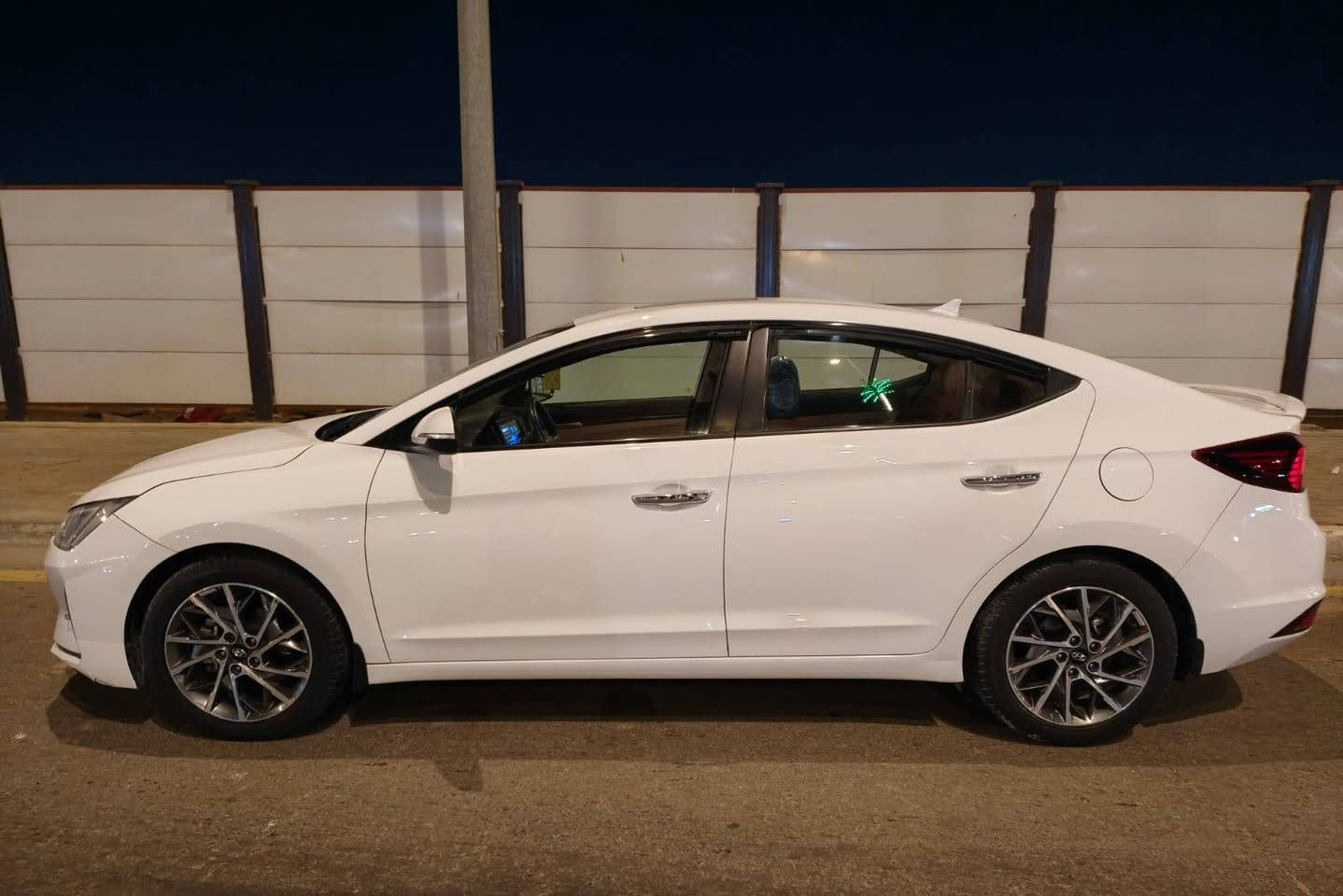 النتر موديل 20  خليجي 
محرك 2000 دوش المرغوب موصفات
 فول بصمه فتحة ترحيب عند الاقتراب اشاير
 مري كهرباء صندوق ذكي فتح عند الاقتراب 
دواخل جلد  شاشه اندرويد السيارة كفالة عامه
 رقم بغداد الجديد ب اسمي
رقم *********** ***********
