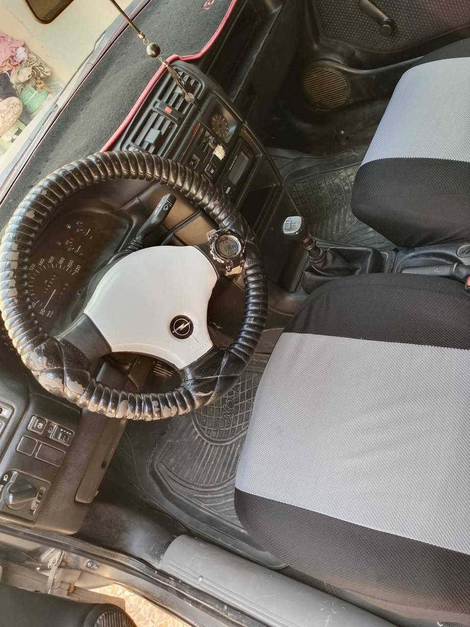 اقرة المنشور قبل المخابرة
السلام عليكم فكترة مشرحة سقف حجم18
سنوية وارقام وهزة جدد 2030شرط التحويل 
محرك وكير مال كصة بي اثر تبخير وايرمنة كلهة شغالة سيارة جاهزة ما ناقصهة شي 
السعر 30 شراي خابر بيهة مجال مكاني جانب الايمن حي التنك ***********
