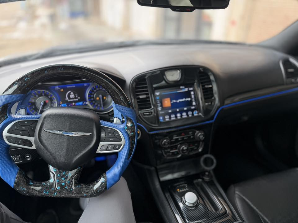 كرايسلر c300 بلاتينيوم
2018
5700
خمس قطع
١٨٠ورقه
***********
