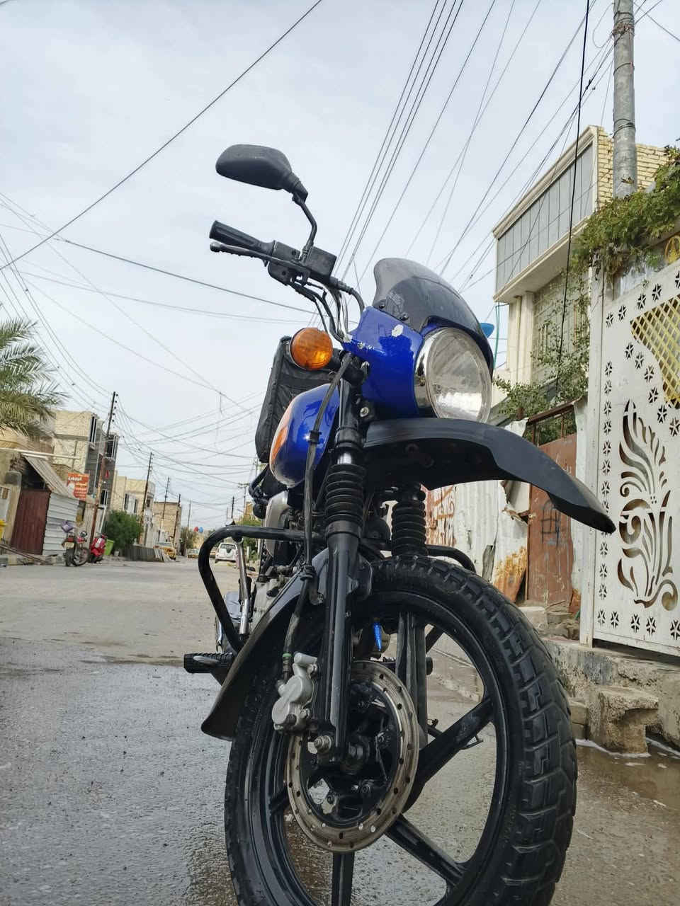 السلام عليكم بوكسر جبلية موديل 22 نازله بل 23 الدراجه أوراق اصوليه بوجهك ترقم بمليون و 300  
دراجه خير من الله لا نضوح ولا تبخير مكينه ناعمه  
***********
