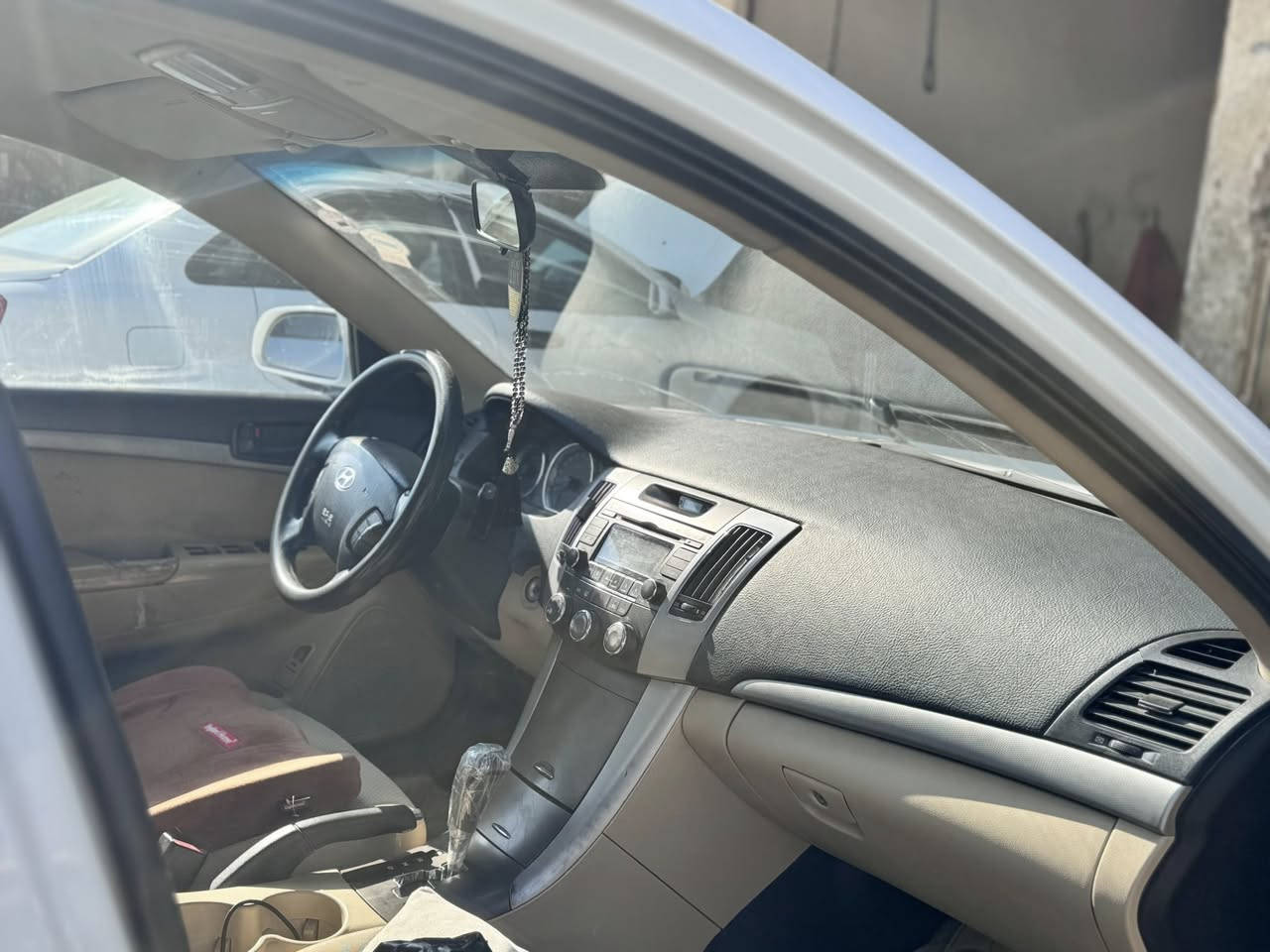 سلام عليكم سوناته للبيع اومراوس موديل 2009 خليجي مكفولة كفالة عامة عدا الجامرلغ الامي الايمن مبدل اثر طخة بسيطة رقم اربيل الجديد ماشيه 195 الف كيلو مكينه مفتوحة مكان السيارة ديالى بعقوبة ***********
