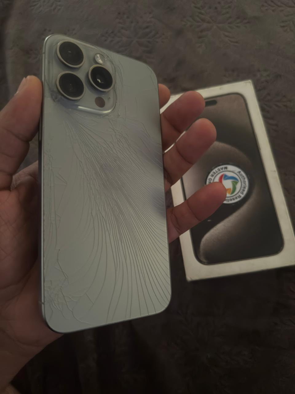 السلام عليكم

" ايفون 📲15 برو ماكس

" اللون الرصاصي المميز 

" ذاكره256

نظيف كلش

ضهر بي فطور فقط ويتصلح 

السعر /850  الف  قفل 

العنوان / بغداد تقاطع النهروان 

للتواصل / ***********
