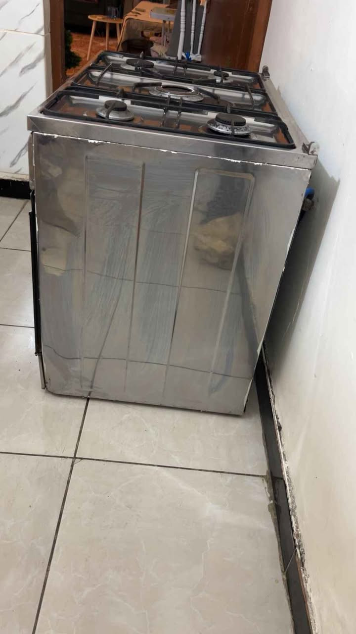 للبيع طباخ حجم كبير نوع فريش كل اغراضه موجوده *********** بغداد, العراق
