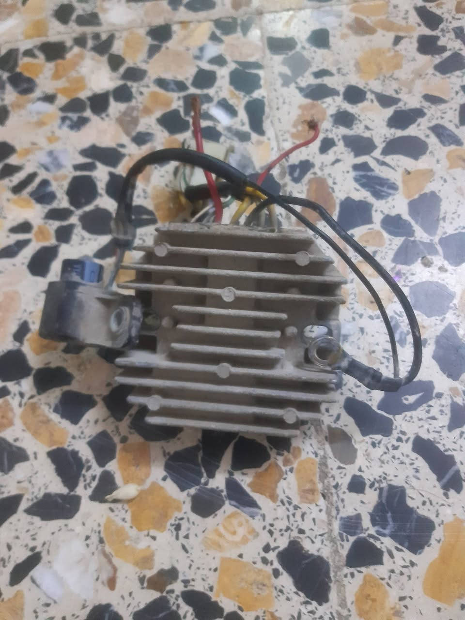 السلام عليكم  غراض للبيع الأصلي اكلج وعينة كتف والملف اويلبم مدينة الصدر ***********بي وتساب
