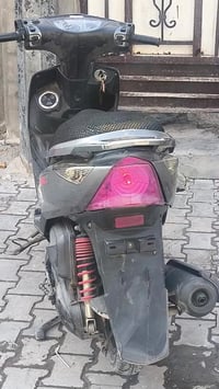 ثعلب GTR • سكن ابيض • مقفولة ٨٠