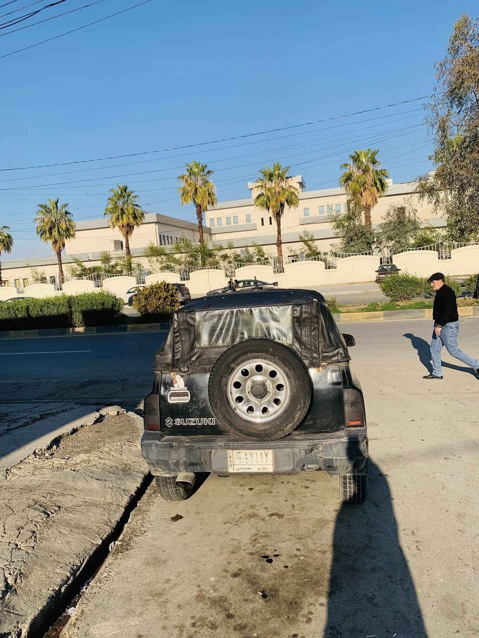 السلا عليكم للبيع او مراوسه  ساسوكي موديل١٩٩١ صبغ عام جمليه فقط محرك جديد كهربائيات كامه شرط  التحويل سنويه جديده مكان موصل حي السكر رقم *********** وتساب بي  سعر السياره خاص
