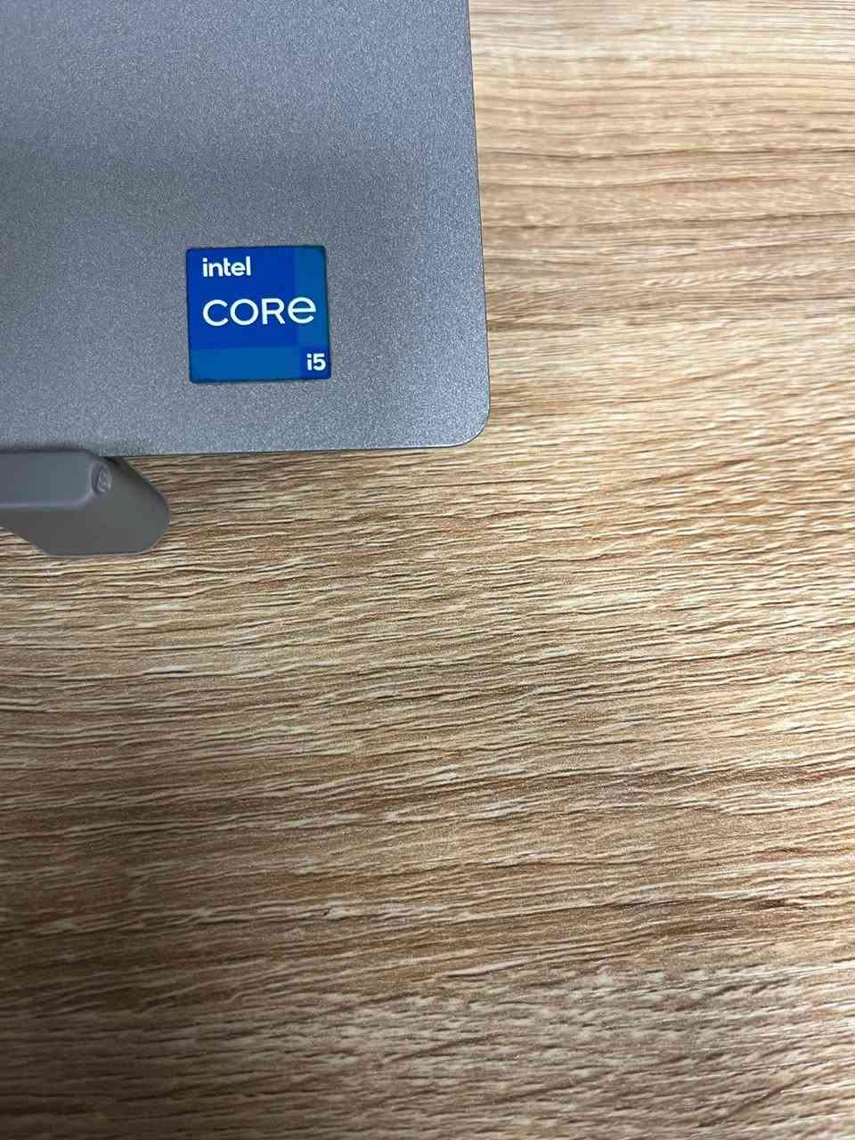 Dell latitude 5420
الجيل الحادي عشر 
معالج: Cori5 جيل 11 حديث 
رام: 8GB قابل للتطوير 
هارد: 256GB SSD قابل للتطوير 
شاشة: 14 انش 
كرت شاشة 4GB intel 

هدايا ماوس مع حقيبة لابتوب وماوس باد والشاحن الاصلي 

السعر 365 الف 
العنوان بغداد الأمين الثانيه 
واتساب ***********
