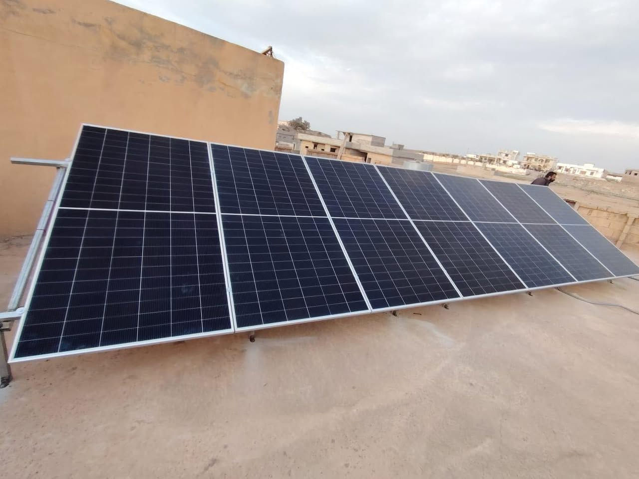 🚨 تنصيب جديد الآن 🚨

🔆 شركة المجد للطاقة الشمسية 🔆
بإدارة حذيفة البوحسيب

تم بعون الله تنصيب منظومة طاقة شمسية الآن للأخ
👤 خلف جاسم أحمد
📍 سديرة وسطى

📦 مواصفات المنظومة:
⭐ 7 ألواح هيستا عالية الكفاءة
⭐ بطارية PTT سعة 15 كيلو عدد (1) خزن طاقة قوي وثابت
⭐ إنفرتر بلو كاربون 6 كيلو واط أداء عالي وتحمل ممتاز

⚡ منظومة مصممة لتوفير كهرباء مستقرة وتشغيل الأحمال بكفاءة عالية

✅ تركيب احترافي
✅ فحص كامل قبل التشغيل
✅ ضمان حقيقي وخدمة ما بعد البيع

💰 يتوفر بيع نقداً وبالأقساط المريحة

📞 للحجز والاستفسار: ***********

شركة المجد للطاقة الشمسية — ثقة الناس… وجودة العمل 🌞💪
