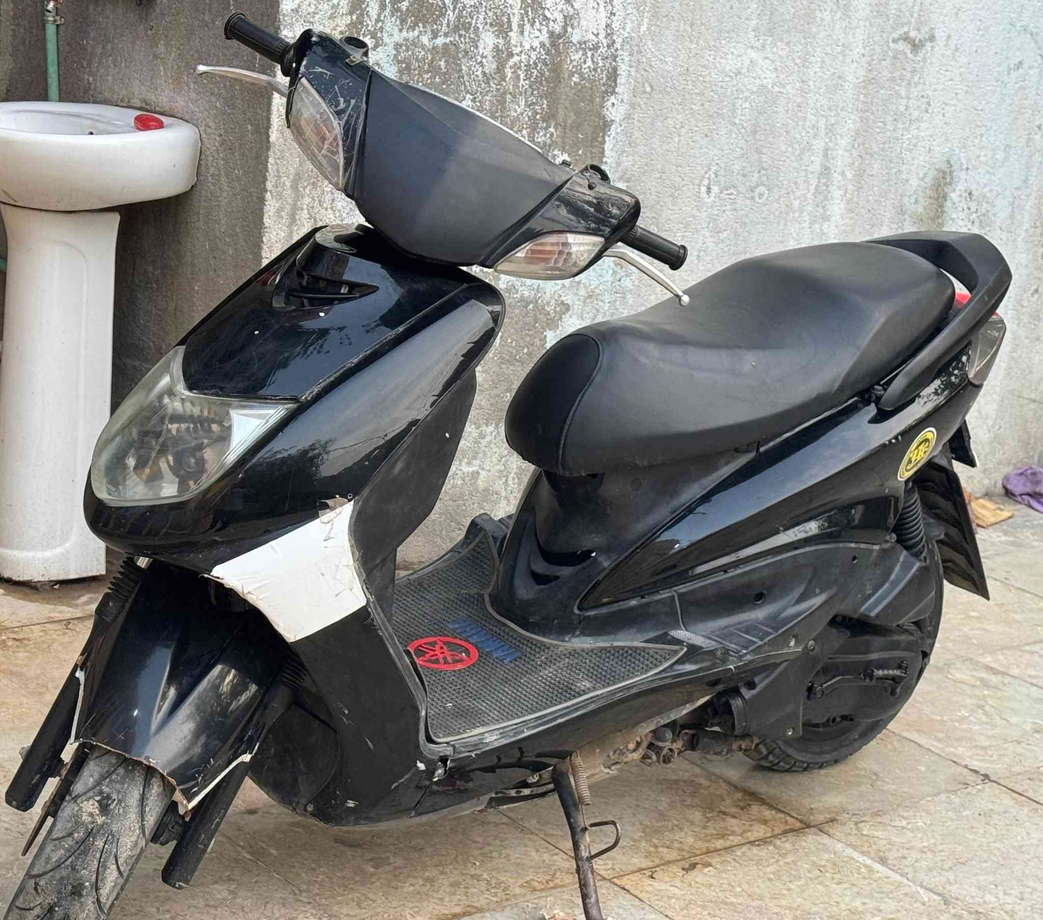 دراجه سكنس نثيه
دراجه  كهربائيات كلهه شغاله سلف هندر لايت هورن عدادات شغاله
دراجه كابريتهه تعبانه 
كلجات جدد تجفيت جديد 
السعر 350 وبيها مجال 
التواصل رقم واتساب :***********
