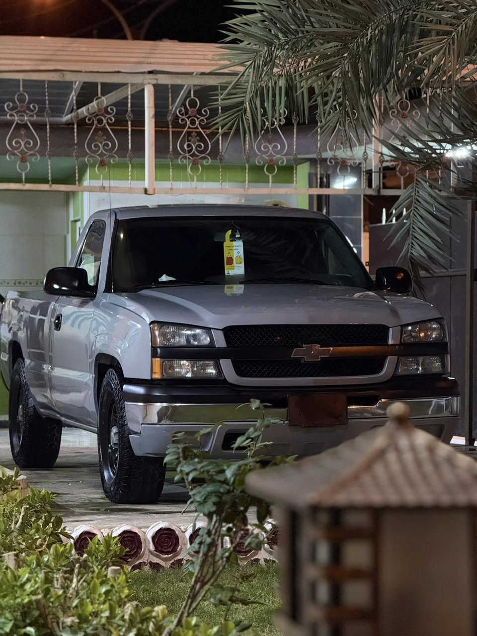 السلام عليكم 
سلفرادو ٢٠٠٤ للبيع سياره جاهزه تعمير جديد شغل شركه كله درجه اولى صدر تبريد ثلج تخم تاير جبلي سياره بانزين + منظومه غاز شغل راقي بشكل معامله كامله من الجمرك وكآمل منفيسها باقي بس تدفع الكمرك وتستلم سنويه ولوحات  سياره متصرف عليها دينار واحد ماشيه ٤٩ الف 
السعر      ١١٠$ ورقه 
الانبار عامريه الصمود *********** -***********
