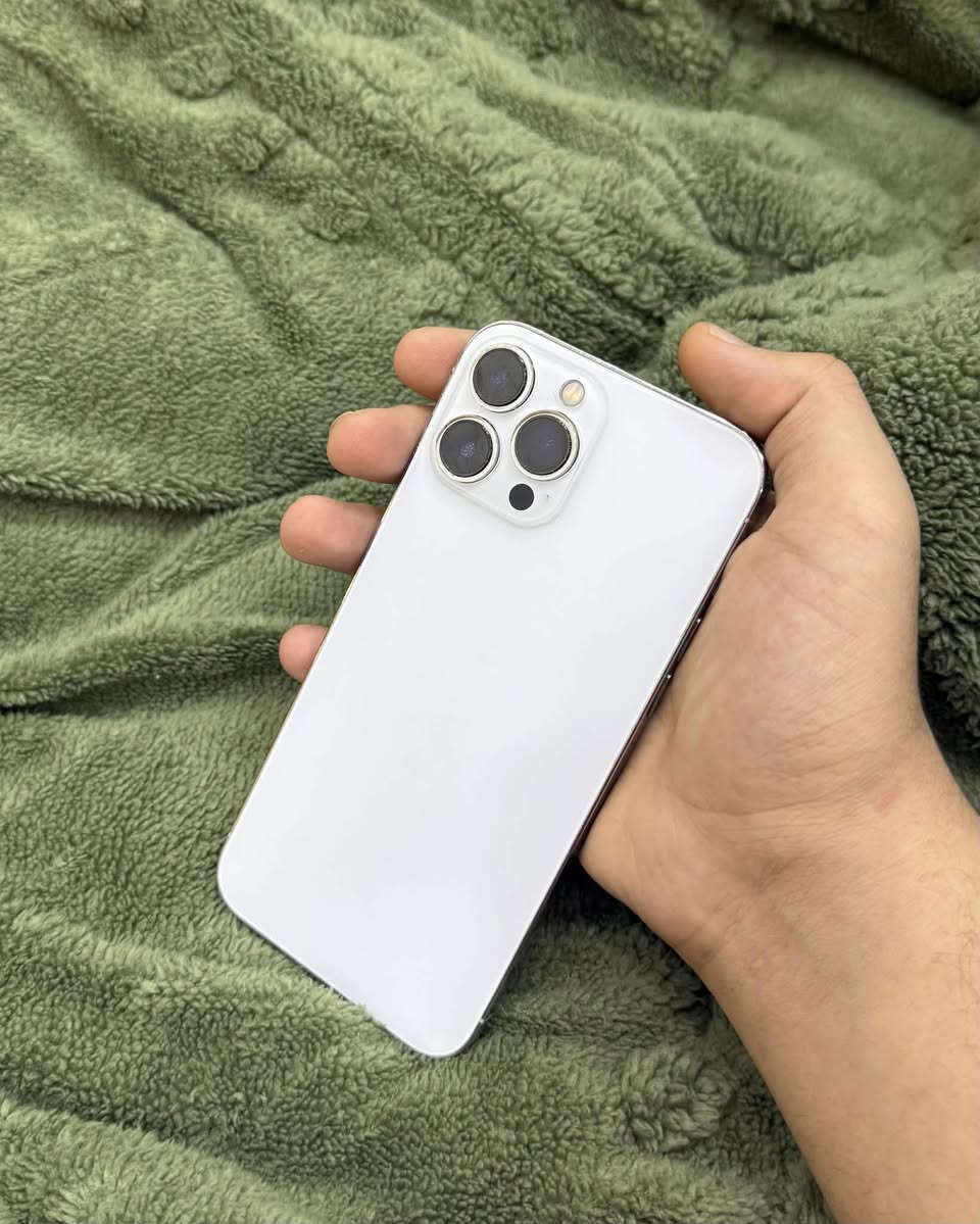 ايفون 13 برو ماكس لون ابيض بطاريا 94 مكاني بغداد نموذج M قيم بل يرضي الله اريد ابيعه شراي يتفضل خاص ***********
