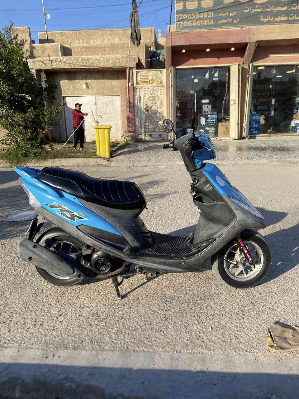 سلام عليكم عدلة سمائي الدراجة شوفت عينك بيهة نواعم مكفولة كفالة عامة كفر ومكينة وجيب وفيتر وافحص الدراجة خير من الله مكينتهة شلعة معدل كابريتر سلف كلة اصلي ما بيهة اسم نقص كلة شغال قفل ستيرن قفل جنطة مكاني بغداد الشهداء العبيدي الثانية السعر مليون و٢٥٠ رقمي ***********اسف علة الاطالة ♥️♥️♥️♥️
