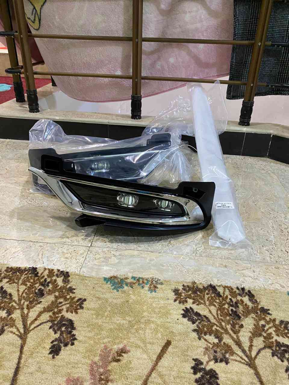 سلام عليكم عندي زعنف اسود مال قمار لون اسود
وكبات سود مال جارجر حجم ١٨ 
راديتر وجوين نظاف
كشافات هنه والمسطر الي بنص النيكل مال اوباما بجمC بعدهن بجيسهن
قايش ورولات سعر مناسب مكاني بصره رقم***********
