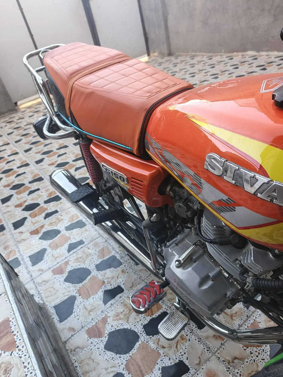 يراني البيع موديل22منفيس فقط ماطورجاهزونضيف ميرادلة ايشي باتري جديد دبلات خلفي جديد بريك خلفي جديد كلجات دهن جدد تايرامامي خلفي جديداشايرماشاير كلة شغال ماطورنضيف وجديدوكاعدمتعوب علية مكاني رمادي متواجدزنكورة سبعاكيلو*********** واتساب خط
