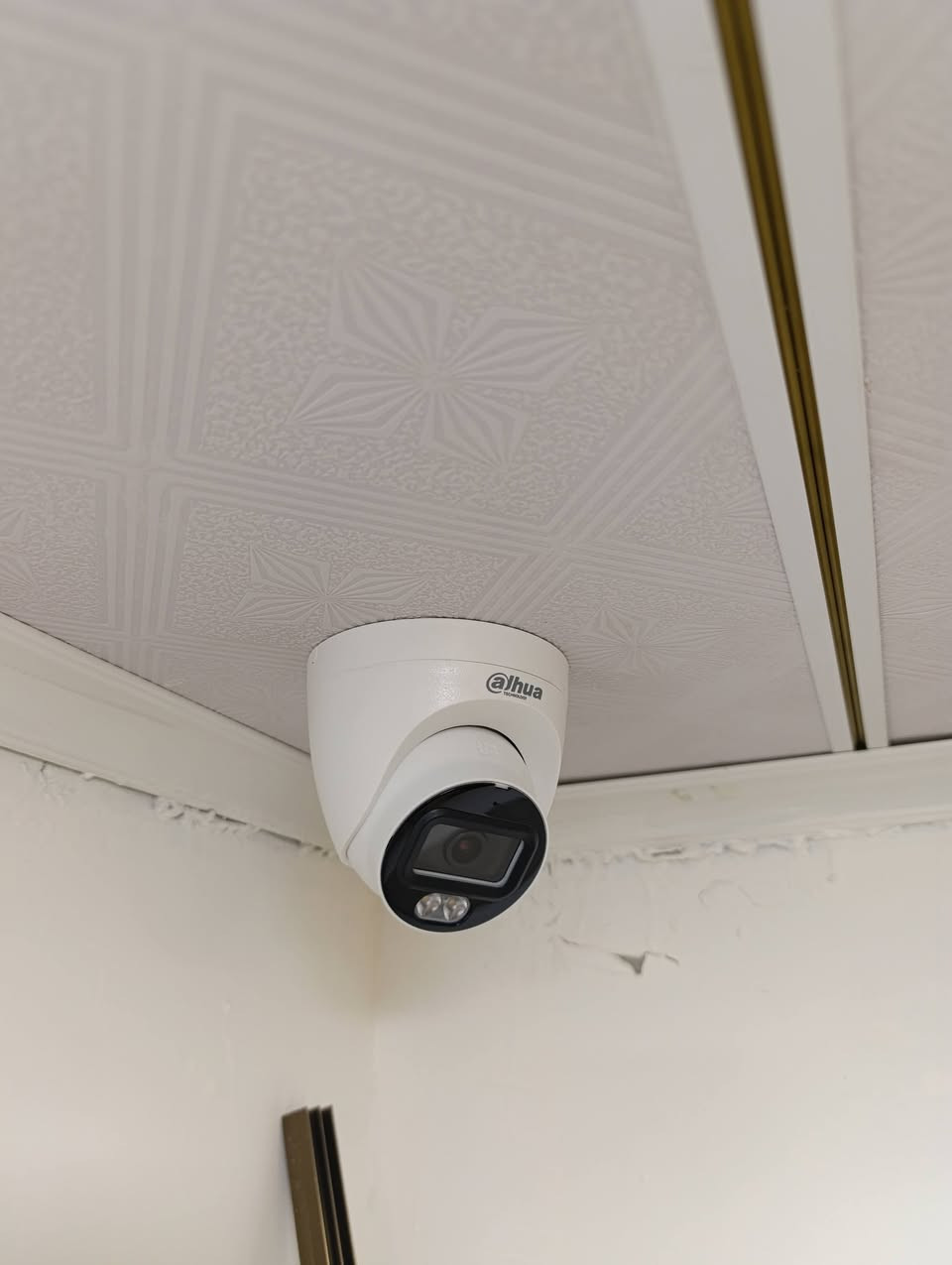 #تم بحمد الله تعالى تأمين محل صياغة ذهب في سوق طويريج ب 4 كاميرات دقة 2 ميكا من ماركة دهوا الاصلي فول كلر (ملون ليلي نهاري )
المنضومة مكونه من :-
✅️جهاز XVR دهوا ذو 4 مداخل يدعم الصوت 
✅️هاردHDD  بمساحة نص تيرا
✅️كامرات دهوا دقة 2 ميكا فول كلر عدد 4

✅️ تم ربط المنضومة على الإنترنت لغرض المراقبة من خارج المنزل 

#تجهيز و تنصيب كاميرات المراقبه بأنسب الاسعار
كل ما عليك تتصل على الرقم بنهاية المنشور والباقي علينه نجيك لباب البيت
للتأكد من جودة العمل يرجى الدخول الى الصفحة ورؤية المنشورات السابقه
تتوفر كامرات من ماركة دهوا العالمية
ماركة اسوار Aswar
ماركة Fank vision 
ماركة max vision 
ماركة Hilook
#بأدارة سامر الجنابي 
للأستفسار يرجى مراسلة الصفحة او الاتصال على الارقام التاليه:
***********
***********

#كاميرات_المراقبة
#كاميرات_المراقبه
#كامرات_المراقبة
#كامرات_المراقبه
#منضومة_كامرات
#منضومة_كاميرات
#دهوا #دهوى
#اسوار #أسوار
#كامرات 
#كاميرات
#تنصيب_كامرات_كاميرات
#منصب_كامرات
#طويريج
#مركز_كامرات
#محل_كامرات
#بيع
#أرخص
#شراء
#منضومة_كامرات_رباعية
#منظومة_كاميرات_رباعيه
#سامر_الجنابي
#الجنابي_للكامرات
