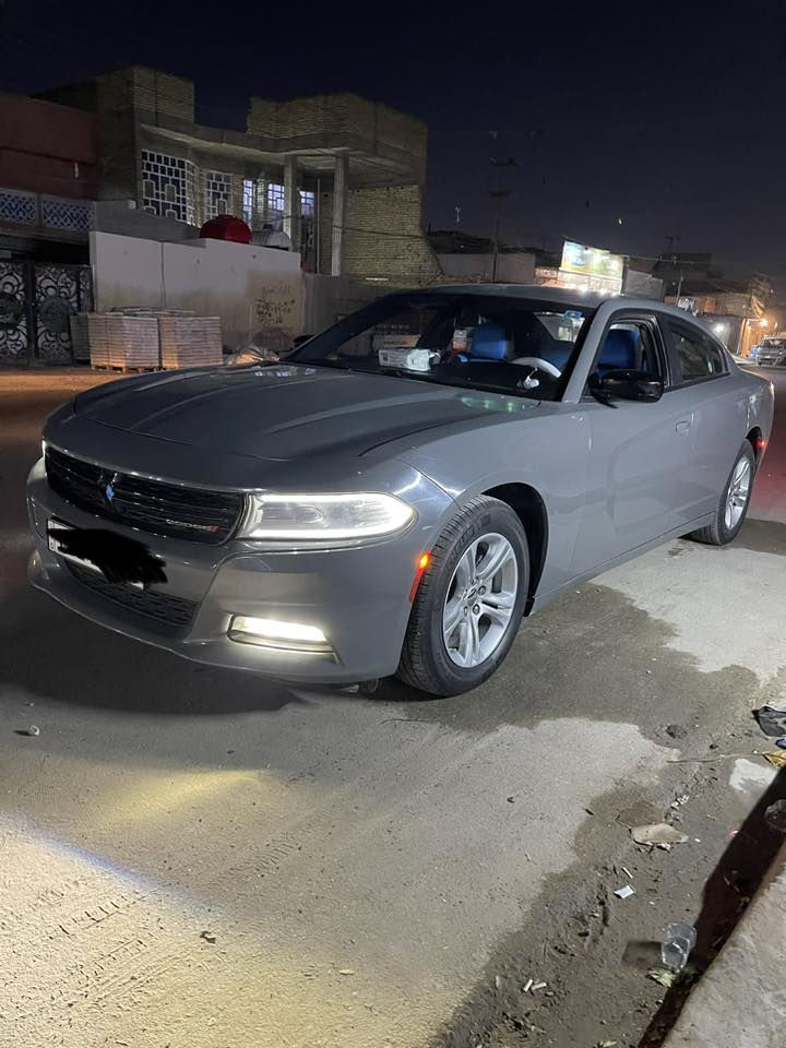 السلام عليكم ملاحضه مكلف بل نشر تشارجر Sxt لون اسمنتي 2023 السياره جديده غرفه سكات باك جديده السياره ع وضع الشركه ماشيه 10الاف رقم بغداد السياره بسمي صور الحادث موضحه كدامكم السعر 280 وبيها مجال مكان السياره بغداد رقم صاحب السياره ***********
