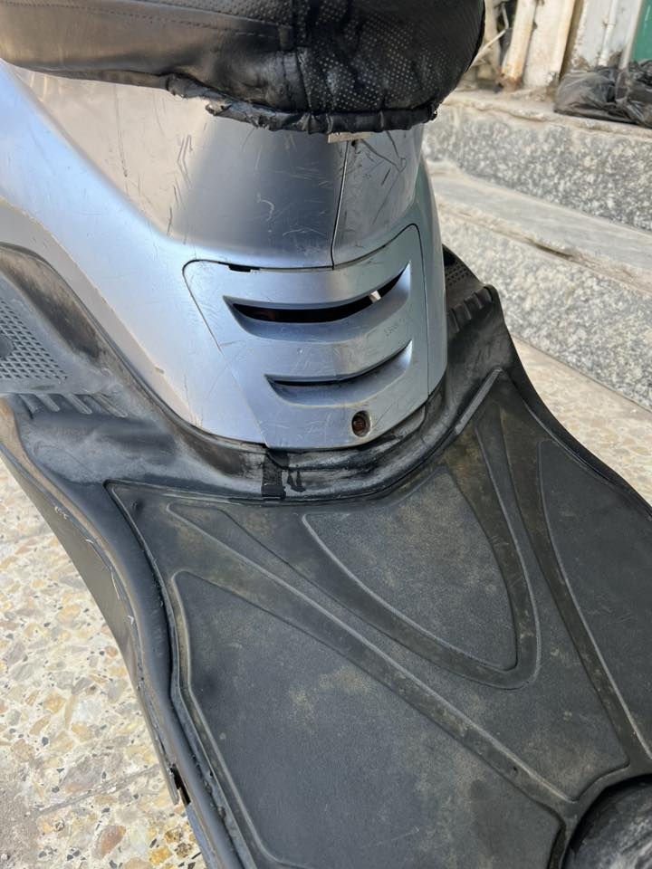 السلام عليكم دراجه بريز مفوله مال جنايه بلادين من كلشي وكلهه ختم واحد من فوك ليجوه حته الجنطه بيهه ختم وشباج المكينه وغيرها كلشي كدام عينك موضح وبيهه تجوه بلاد من الرمبه ومري الاصليات ملاتهه عارضهه ب ٦٥٠وبيهه مجال التواصل واتساب او اتصال ***********
