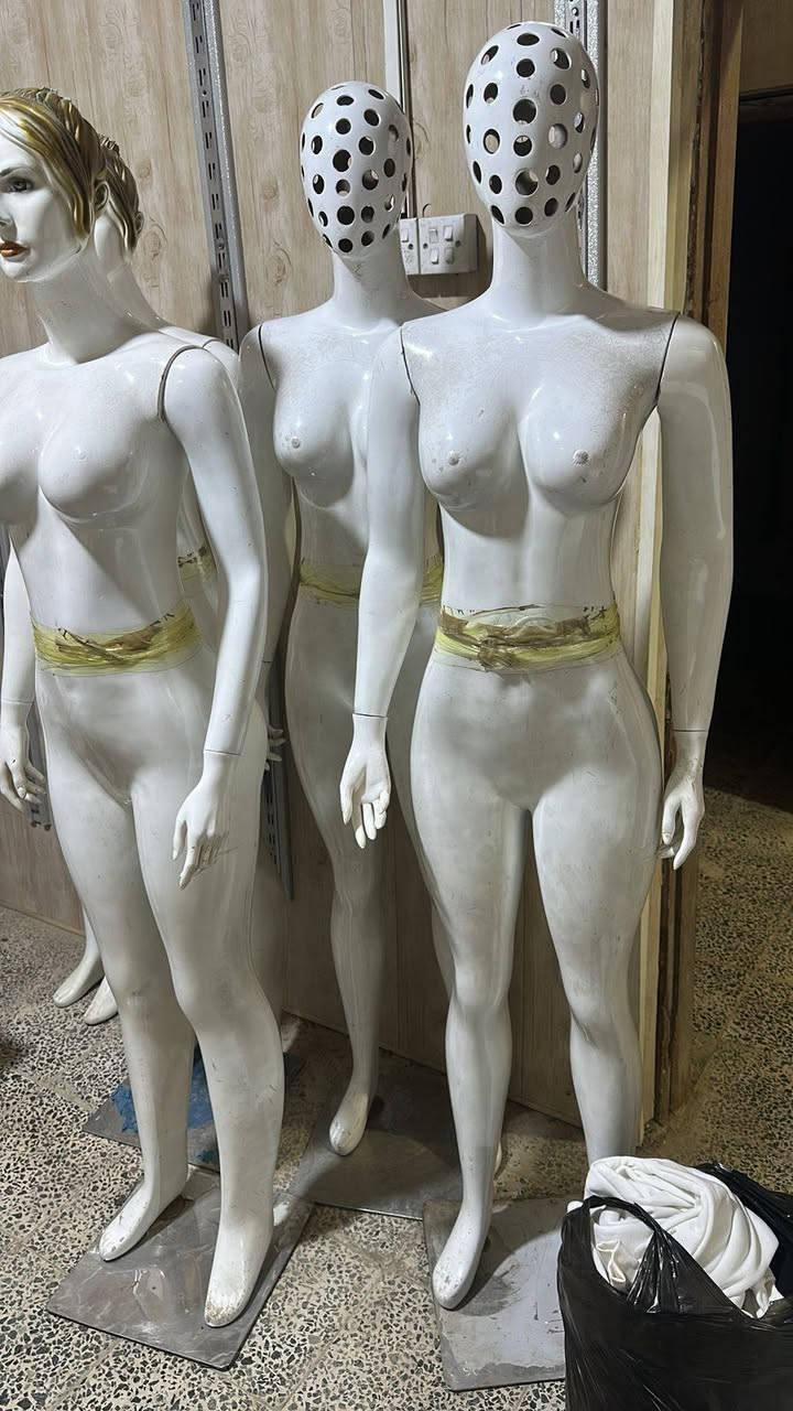 العاب مال ملابس لبيع
سعراً قطعه مناسب
خمسين وبيه مجال
***********
