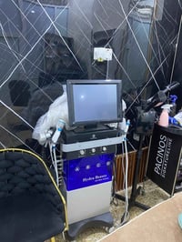 يوجود مواد مركز تجميل للبيع اغراض جديده بمعنى الكلمه جهاز هايدوبيوتي ١...