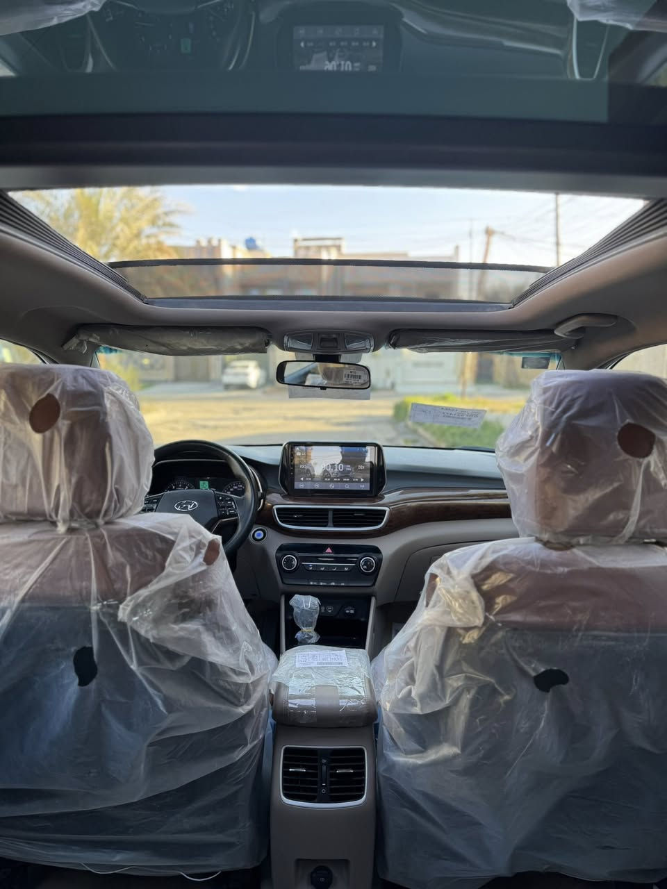 سياره توكسان خليجي للبيع
موديل ٢٠١٩

🔺🔺فوووووول مواصفات ١/١ 

🔺🔺السياره رقم بغداد الدولي الجديد
 مشروع وطني مجددة ال سنة ٢٠٣٠
ماشية  ٣٩ الف كم فقط
السيارة ب اسمي 
تحويل ثاني يوم

🔺🔺(السيارة مكفوله كفالة عامة
من الصبغ والتبديل والبارد والحالوب كفااالة عامة)
والاسبير المقدس منازل

🔺🔺 السياره فول كوري اصلي 
جديدة حتى الغراض والعدة  كلهم بعدهم بنايلون الشركة
والفابلون اكثريته بعده موجود بسياره والتكم 
 حتى الاريل والجداحة بعدهم بنايلون 
 

🔺🔺 مواصفاته /
بانوراما
بصمة تشغيل
بصمة ابواب
خمس عدسات
٣ انضمة قيادة
٢ كرسي كهرباء
شاشه كبيره اندرويد البلادية
الداخل كشنات جلد بقلاوة 
٣ لدات امامية الشكل الجديد شكل الكزز
ثلاجه بلجكمجه
محرك ٢٠٠٠ دوش
اي بي اس
فول تحكم ستيرن
الدوسات علامة توكسان ضوئيه
حاجب نهاري
كشافات زينون
الدشبول والغرفه الداخلية كله صاج
حساس امامي
حساس خلفي
كاميرا امامية
كاميرا خلفية دوارة
مري شفط ويا القفل
عدسات بلمري الجانبيه
سايد بريك بلرجل 
نضام ترحيب
الاضاءة الداخلية لون لد أبيض
مخرج Aux 
مخرج usb
لد امامي 
الايت زنون ومتحركة العدسات ويا الاستيرن 
اشاير بلمري
يدات نيكل 
قطعتين تبريد
ويل ١٨

🔺🔺والسيارة قبل كم يوم داخله هزه ومحول الرقم الجديد الدولي ومجددة السنوية ومن كلشي كاملة الياخذه مجرد تحويل 

🔺🔺والسياره جديدة من الداخل ومن بره بعده باقيه نايلونات الشركة بيه والفابلون الخارجي اكو بعده باقي  

🔺🔺واضافة اله مدوشمه دوشمه كامله للسيارة

السياره سعره ٢١٥ ورقه 
( دفترين و ١٥ )
مكان السيارة بغداد
وهذا رقمي 
***********
