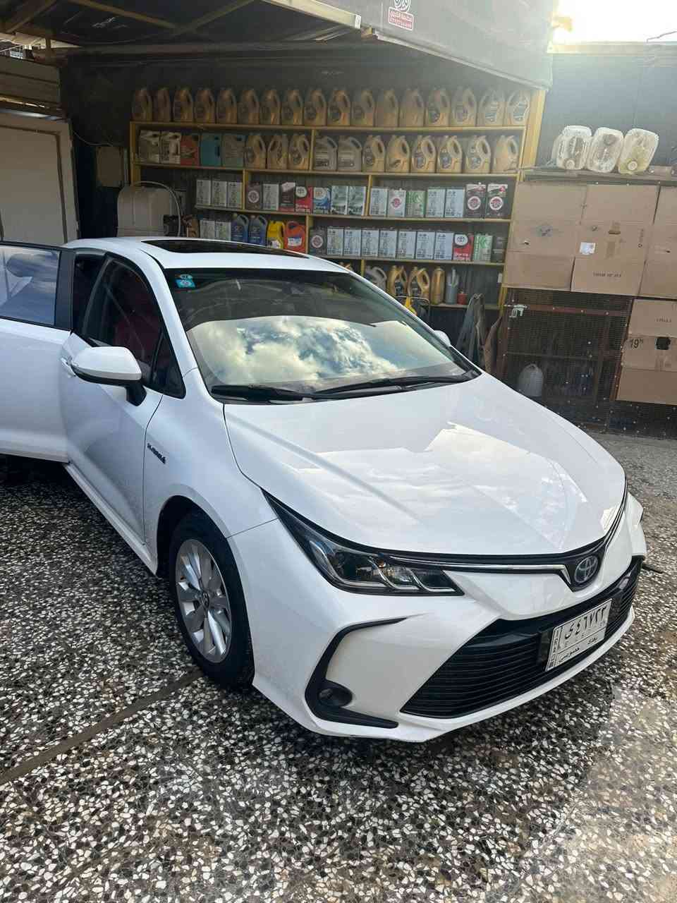 كورلا هايبرد فول مواصفات موديل ٢٠٢٣ 
ماشيه ٤٠ الف سياره جديده 
١٤٠ وبيها مجال 

***********
