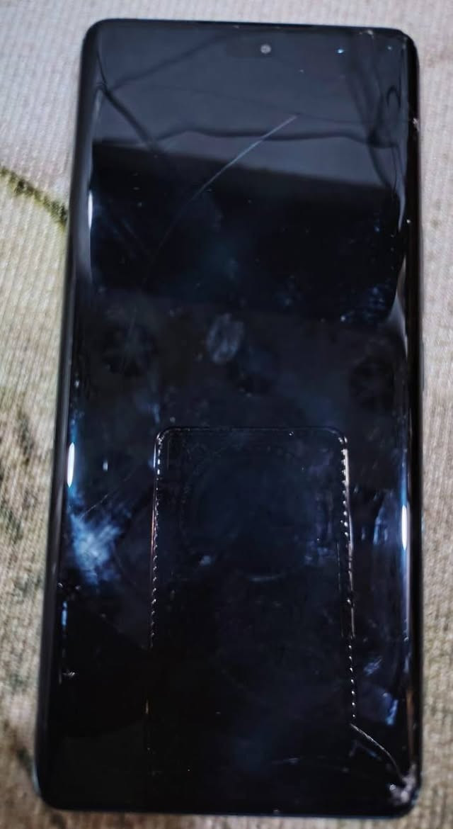 سلام عليكم هونر اكس 9 سي
ذاكره 256 رام 12+12 

شاشه أملد تردد 120 هرتز صوت ستيريو 

شحن سريع 66 واط بطاريه 6600 كامره 108 

جهاز بي كم فطر ما مأثره ع الشاشه تشتغل طبيعي

ملحقات كامله ببجي 60 فريم 

 سعر  225  وبي مجال لطيبين     مكاني   النجف

 رقمي وات ساب . ***********
