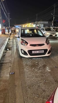 كيا بيكانتو ٢٠١٣ السياره بدون صبغ بدون تبديل بيها شخوط بسيطه السياره ح...