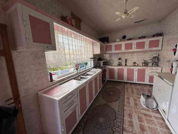 ئەم کەوانتەرە بۆفرۆشتن لە سلێمانیی
زۆر پاکو خاوێنە درێژی 7 مەترە.

بۆ پەیوەندی ***********
