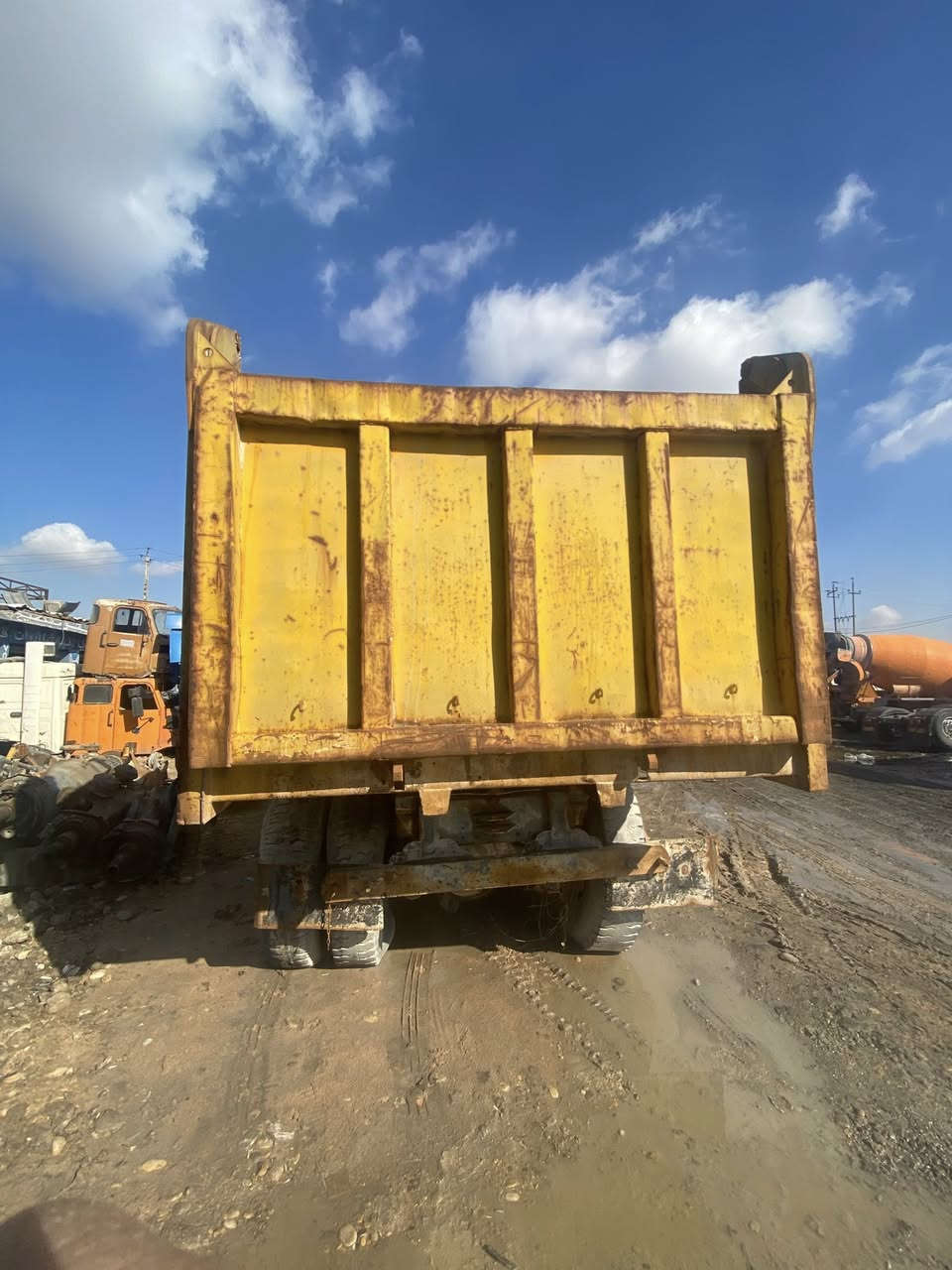 السلام عليكم 
للبيع بدي مايلر 
طوله 5وربع 
سعره 35ورقه وبي مجال 
العنوان بغداد جرف النداف الحي الصناعي 
***********
