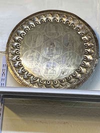 صينه قديمه جدا منقوش عليها التراث العراقي قياس القطر ٦٥ تحفه ٠٧٧٠٢٨١٤٣...