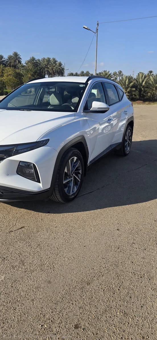 السلام عليكم توسان للبيع موديل ٢٠٢٢ باسمي تحويل مباشر رقم انكليزي بغداد سيارة ماشية ٨٢ الف وقابله للزيادة سياره فوول مواصفات عدا البانوراما السعر ٢٠٥ بي مجال للاستفسار الاتصال بالرقم ***********
