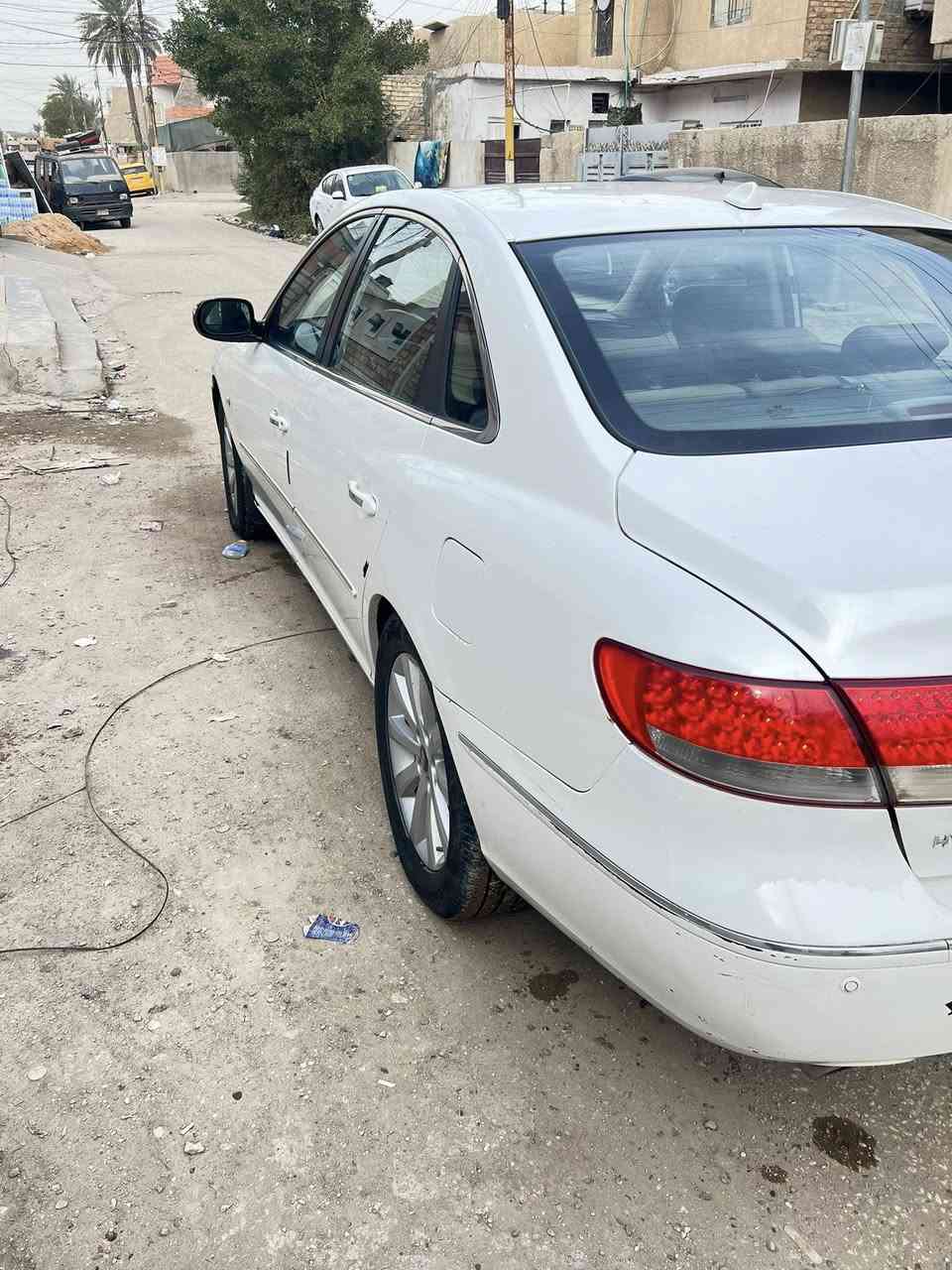 السلام عليكم
هونداي ازيرا 2009 خليجي شركة الكاصد 

محرك 6سلندر 3300 المرغوب بس بي صوت راجز اول التشغيل ويروح وكلهن هيج مابي اي تاثير اني جناي صار 3سنين 

فول مواصفات 

فتحه 

كشن كهرباء +خزن ميموري

حساس خلفي

شاشه بلادي قلاب سيدي حنجر 

تبريد بيانو ثلج

برده خلفيه 

مري شفط مع اشاره

صدر 90 ‎%‎

السياره جاهزه خير من الله 

السياره بيها قطع صبغ ابيع حزام ويراد صبغ للدعاميه لان بدلتها جانت محلوه هيه والجاماعات والبنيد قبل كم يوم 

السياره بيها ضربه من جهت الجاملغ السايق خفيفه بس صار تعديل بل شاصي بس سحب 

للستفسار اكثر تواصل *********** 

مكان السياره بغداد الدوره
