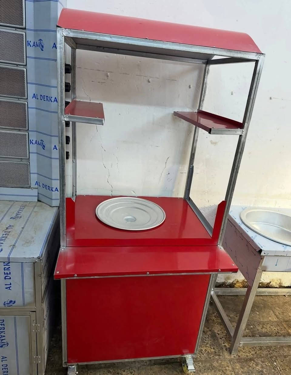 تجهيز كافة مستلزمات المطاعم والمطابخ 
والأفران وبأنسب الأسعار. وكافة الأعمال الصناعيه
العنوان العلاوي شارع ٦ التواصل ***********
