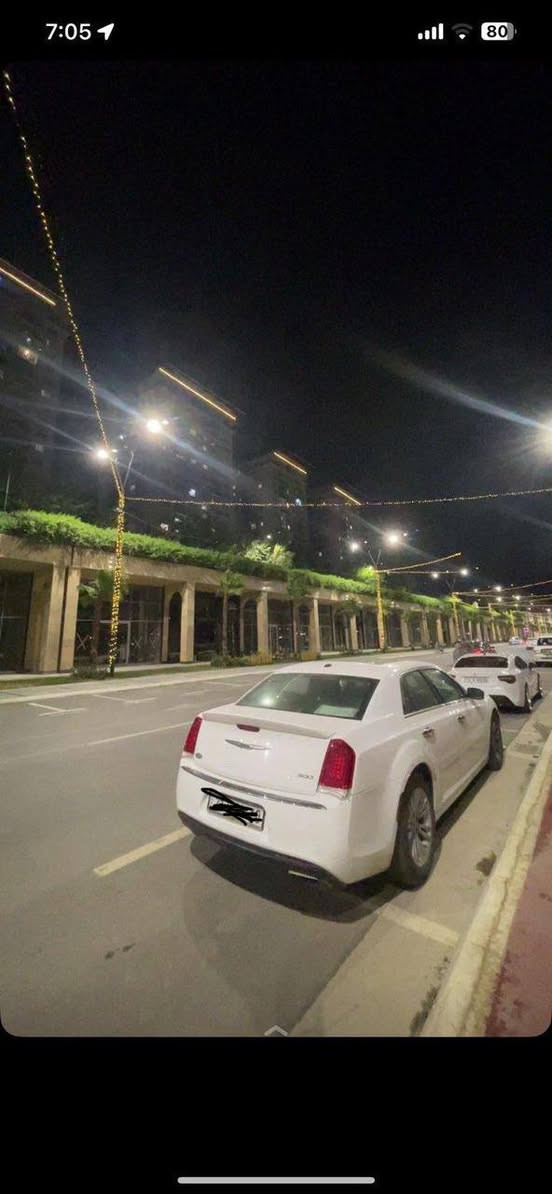 کلایسلەر ئۆباما 2016 
 تەنها 70,000میل  ڕۆشتووە 
سەیارەکە شەش پستۆنە مەکینە 3.6L 
کلین تایتڵە لای خۆم نیو چاملغی ۆشتەوەی بۆتە بۆیاغ لە دوو شوێن سارد و PDR ی هەیە سەیارەکە سەقف پانۆرامایە و شەغال و شاشە گەورەیە کۆشن گەرم و عەدەسەی لایتی پێشەوە ڕەنگ کریستاڵی

سعر لە کۆمێنت داوابکە ڕاستەخۆ بۆت دیت 📩 

 ڕەقەم سلێمانیە و سەنەوی و هەزەی و هەمووی تازەیە  ،

ژمارەی خاوەنی 
  ***********
