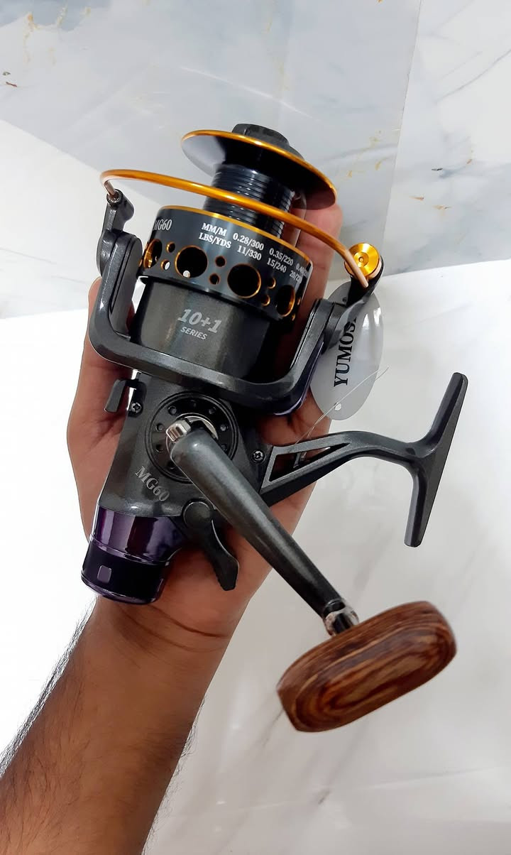 👑 الغـنـيـة عــن التـعـريـف 👑
🔰 يوموشي  ®YUMOSHI 

🔰 موديل MG60 تعادل حجم 8000 تقريباً 

◾مكينة مصنوعة من الألمنيوم، سلسة متوازنة متانة عالية فائقة النعومة مقاومة للماء، ومناسبة لصيد الأسماك بتقنية الغزل. 

◾تحتوي على گلج مزدوج امامي وخلفي مقاوم للصدأ وتحتوي أيضاً على عتلة الصدمة او عتلة الفخ. 

◾تتميز بكوب سلكي معدني بالكامل ومقعد عجلة قوي. 

◾ذراع التحكم قابل للطي مما يسهل على تخزينها، مصنوع من المعدن بالكامل CNC مع مقبض خشبي يوفر قبضة مريحة، ويمكن تغييره إلى اليمين واليسار. 

◾الوزن 468 غرام مناسبة للصيد في الانهار والبحار. 

❇️ التروس 5.2:1
✳ ️تحتوي على 1+10 بولبيرنك 
❇️كمية استيعاب الخيط : 
م28/300
م35/220
م40/200 

🔅 سارع بالحجز ولاتفوتها من ايدك

🔆 السعر 35.000
، 
، 
للحجز والأستفسار مراسلة الصفحة 📩
أو الواتساب على الرقم *********** ☎️
يوجد خدمة توصيل 🛵

