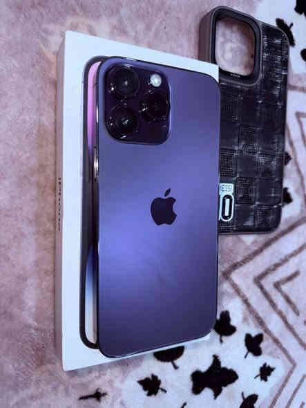 من رخصت الادمن
السلام عليكم 🫡 
ايفون 14 برو ماكس
ما مصلح ولاداخل صيانه 
نضافة 95‎%‎
بطاريه 85
ماستر شرق الأوسط M/AA
كارتونه وياه مثل ما موضح بالصوره 
مكاني بغداد حي الكوفة
او حي اور حسينية المصطفى
***********
