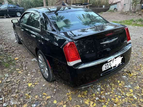 أوباما 2016
السعر موجود والمجال بسيط رجاءاً الي يخابر يعامل بالمعقول والي ميعجبة السعر يتمنالنة التوفيق 

 C300 بلاتينيوم كلين 2016
الموصفات:

رادار امامي
حساس امامي
حساس خلفي
حساس ماسحات للمطر
تشغيل عن بعد
اشاير بالمري
نقطة عمياء
مري قلاب
مثبت سرعة
كشن ذاكرة
بانوراما
بردة خلفية
كشنات امامي تدفئة تبريد
كشنات خلفي تدفئة
داخل بيجي
وباقي الموصفات معروفة كلشي بالاوباما موجود بيها عدا الشفتات
رقم الشاصي موجود وباقي التفاصيل بالخاص
بيها طخة اربع اصابع بالعراق موجود تعديل بارد بالصور
عداد المسافة 114.000mi
السعر 260$ 
موجود ماسنجر واتساب واذا تحب اتصل وتدلل
***********
مكان السيارة ديالى بعقوبة
