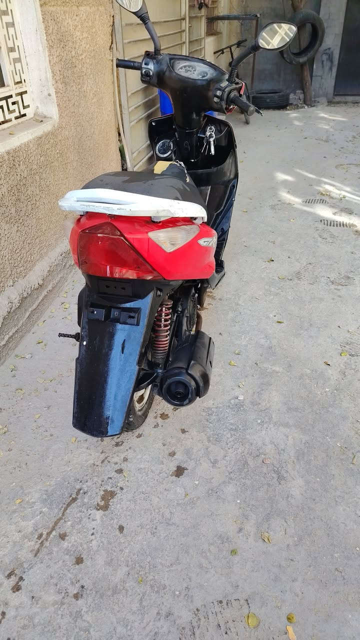 دراجه ثعلب كفرات اصلي مكينه مجفته احسن تجفيت كامله من كلشي كهربائيات سلف هندر جاهزه للاخير شغل واطلع فقط باتري ضعيف بيها رايدها ٤٠٠ بغداد حي القاهره *********** واتساب
