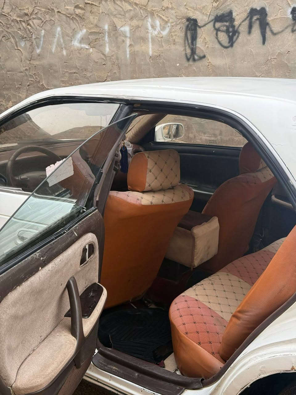 سلام عليكم
سيار مارك نفخ 
رقم النجف رقم نكليزي سنويه تنتهي بل 2031 مداور مباشر 
سيار بيه محرك 2000 محرك كير نص عمر 
سيار مكفور من كصه او نقل جثه مكفول 
بيه ضربه سيار معمر تعمير مو صحيح 
السعر 37بيه مجال رقم وتساب 
***********
