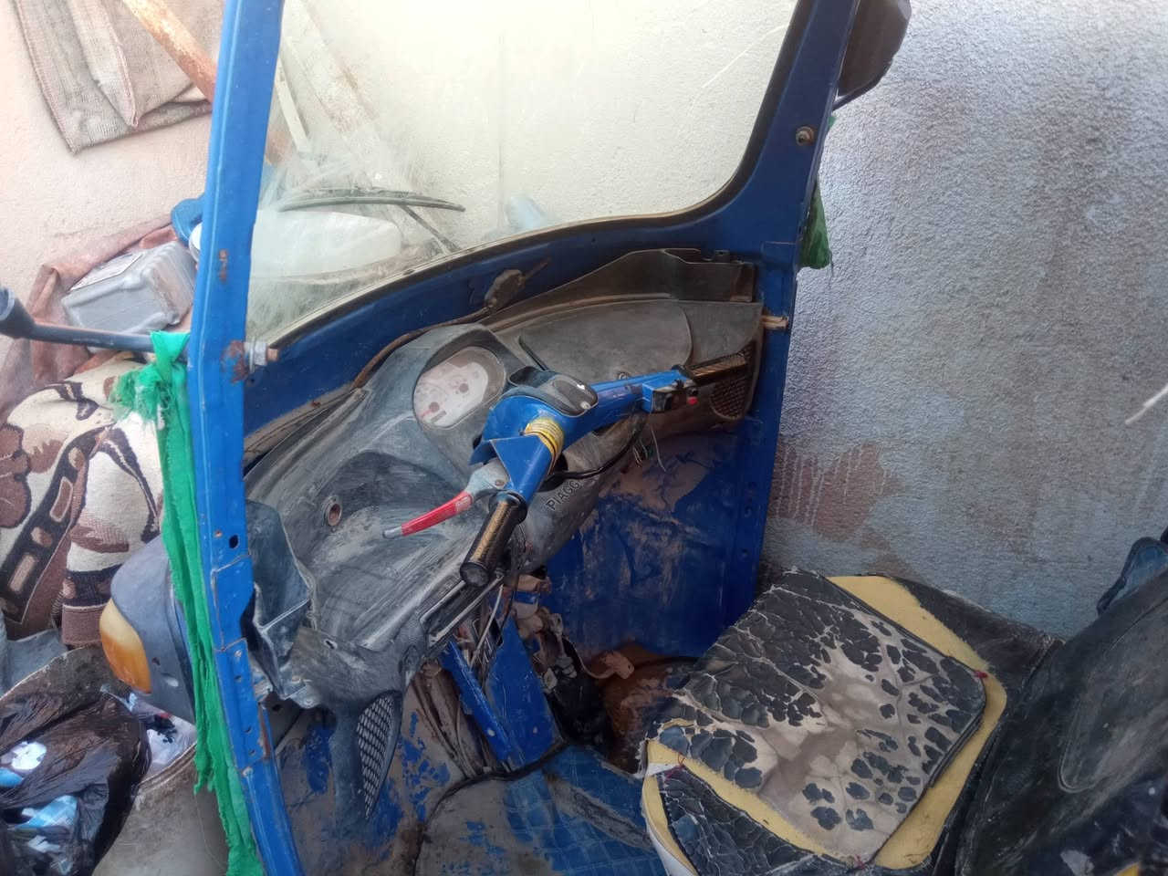 تكتك للبيع اوراق مديل 17 طافي ميشتغل والسعر مناسب التصال بل رقم ***********
