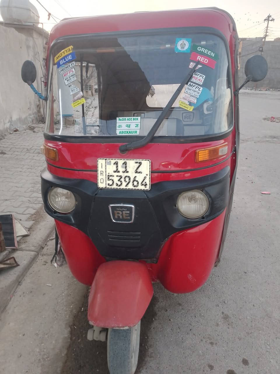 السلام وعليكم تكتك 18 للبيع كامله اي نقص ما بيها كبل للشارع مرقمه بسمي تحويل ثاني يوم كهرباءيات كلها شغاله مكينه 20 عنوان الحسينيه مال الراشديه سعر 5500 قفل رقم تلفوني ***********
