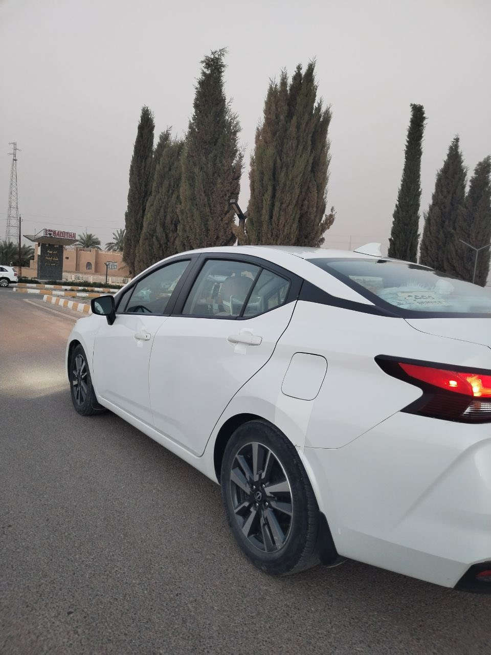 نيسان فيرسا موديل 2023 رقم انبار بيه جاملغ امامي ايمن فقط فول فول مواصفات
مكينه 1600 دبل نوزل
السياره ماشيه 41 الف ميل
مواصفات
بصمه تشغيل
رادارات امامي -خلفي -جانبي
شحن لاسلكي
توقف ذاتي
مانع انزلاق
تحديد مسار
كامره دواره
فول تحكم استيرن
ويل كب
شاشه كار بلي

السعر 135 وبيه مجال بسيط 
رقمي ***********
