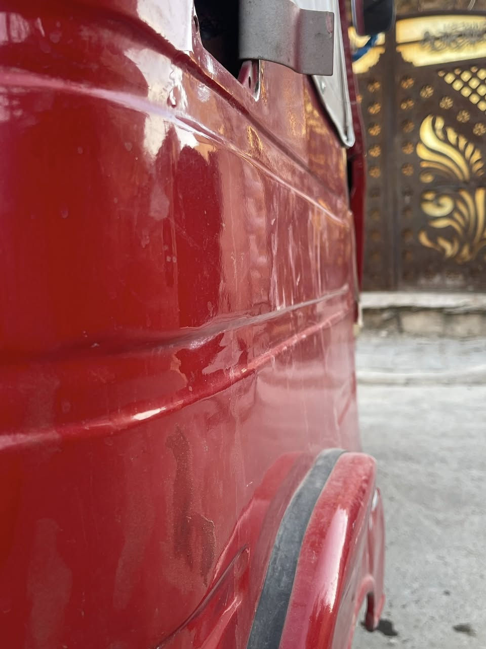 السلام عليكم تكتك موديل 2018اوراق أصوليه 7اوراق شرط الترقيم مكينه مال عشرين مجفته صَاࢪ يومين يعني بعدها على السحك امانه الله كله شركه كهربائيات كلها شغاله التكتك مصبوغه عام للجماليه السعر 3900وبيها مجال مكاني الامين الثانيه الهاتف ***********
