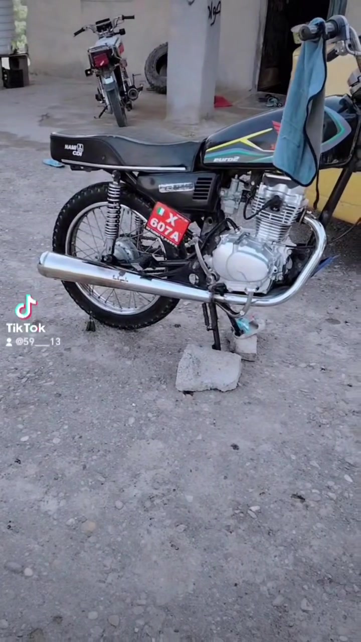 سلام عليكم دراجه للبيع بدون اوراق  مفتوحه مره وحده مكان الكحلاء بني هاشم متواجد وتساب***********
