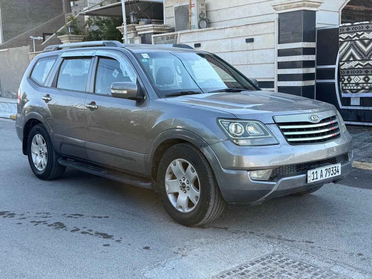 السلام عليكم 
كيا مهافي 2009 خليجي السياره بيه ثلاث قطع صبغ باب وجاملغ السايق وجاملغ خلفي فقط رش بدون حادث فول مواصفات 1/1 محرك 6سلندر فتحه سقف خمس بصمات فور ويل كشنات جلد وكهرباء شاشه جبيره كامره خلفيه بعد بيه هواي مواصفات رقم دولي جديد هزه جديده سنويه جديده تحويل مباشر السياره معروضه ( 118$ ) وبيه مجال بسيط مكاني بغداد الدوره نهايه شارع 60 للاستفسار *********** بغداد, العراق
