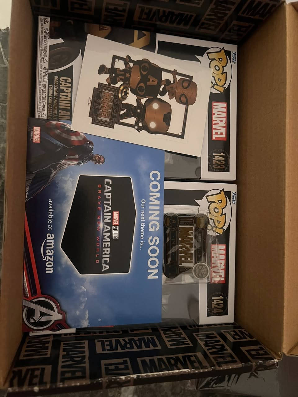 بوكس Marvel Collector Corps إصدار احتفال 85 سنة لمارفل
يحتوي على:
*فنكو بوب اصلي عدد ٢
* تيشيرت مارفل
*ستكر ابطال مارفل
*بروش مارفل
 الحالة جديد بس فتحت الكارتون الخارجي
 مناسب لهواة مارفل وفنكو بوب الي عاجبه ينطي بي سعر


**إذا كنت صاحب هذا الإعلان وتريد حذفه لأي سبب، رجاءا أرسل رسالة إلى الدعم الفني**