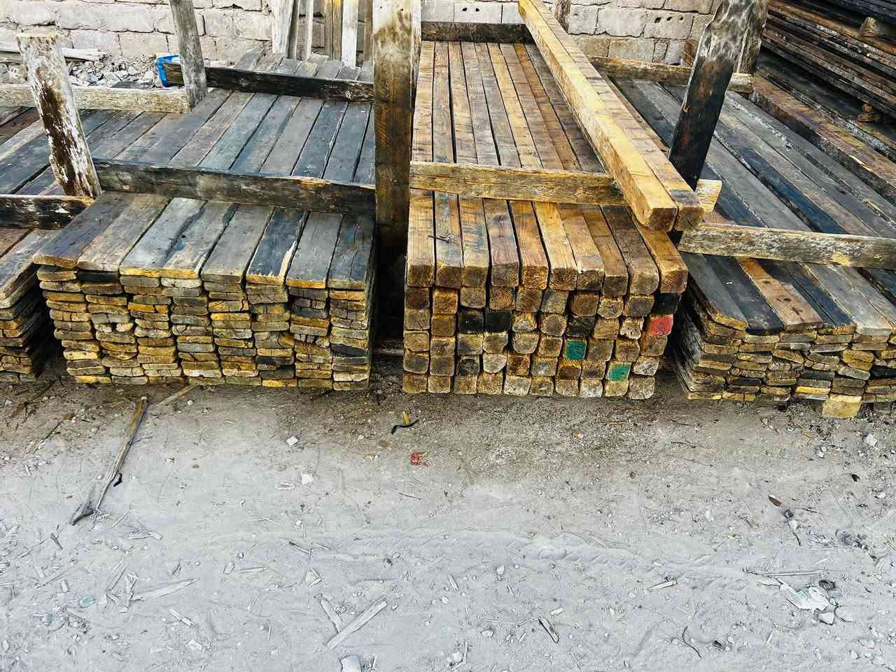 قالب لبيع يدك 225 متر انج تارس روسي مشتغل ثلاثه شغلات ***********
