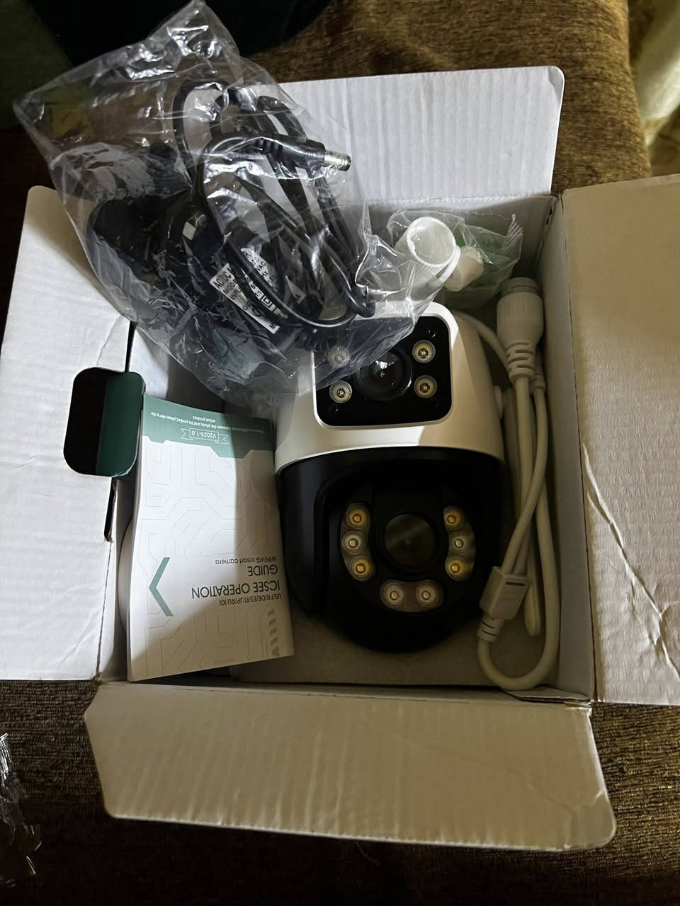 كامرات مراقبه عدد 2 
وحده طاقه شمسيه سعر 30
وحده شاحنه بدون طاقه شمسيه سعر  25
مكان بغداد سبع ابكار ***********
