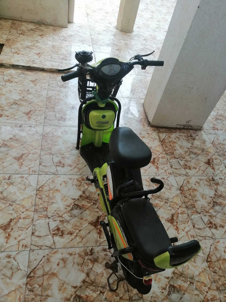 السلام عليكم 
بايسكل شحن حجم ١٤ 
تايرات جدد شاحنة جديدة 
بس أكو عطل بيها ماادري شنو بيها 
سعر ١٢٠ وبيها مجال قليل حك الجيه 
ابي .الخصيب .جيكور
***********
